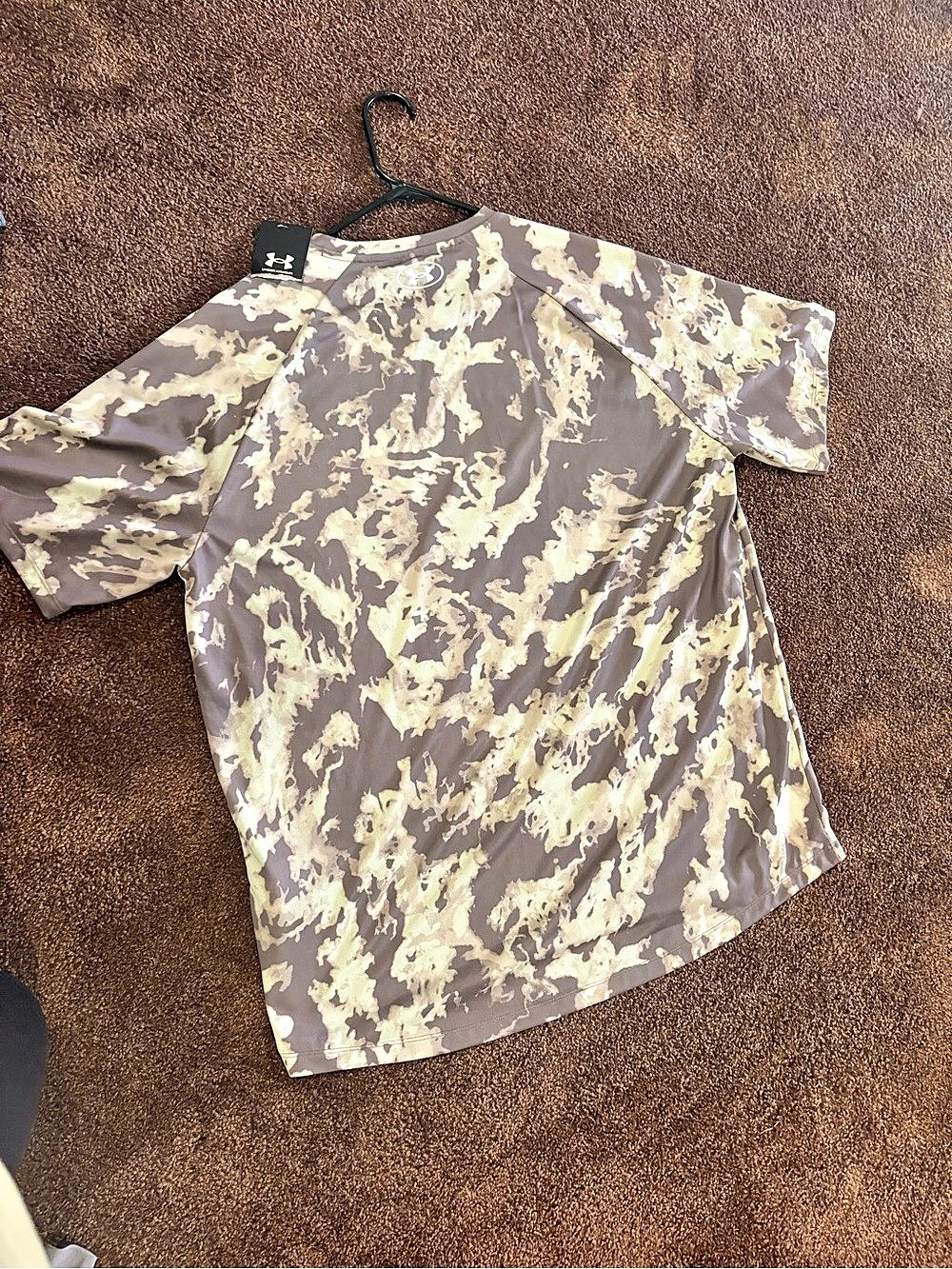 Under Armor tee - Picture 4 of 4